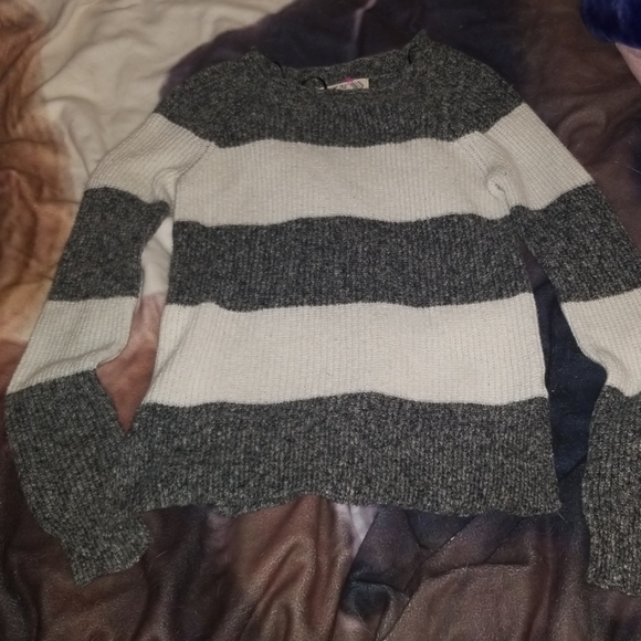 sweater - Picture 1 of 1